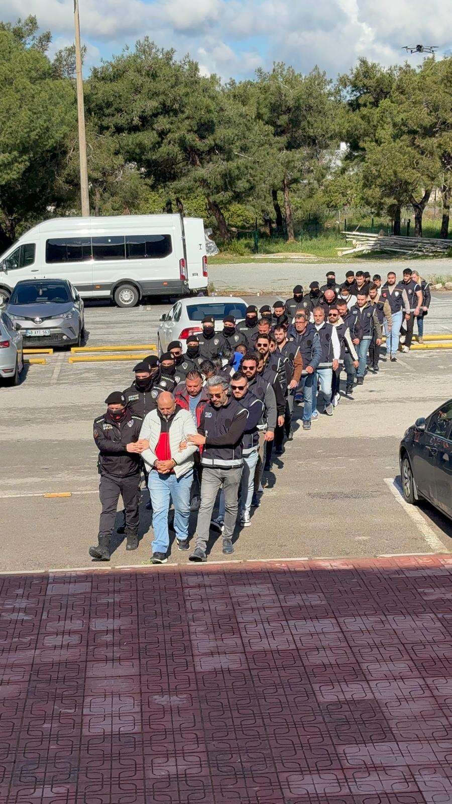 Ege’deki Göçmen Faciası: İnsan Kaçakçılarına Büyük Operasyon 5